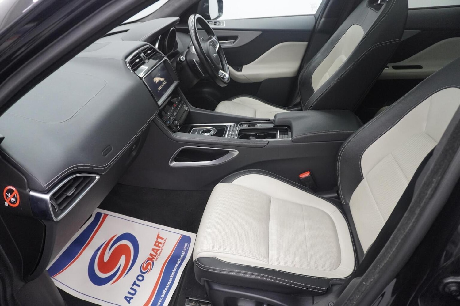 Used Jaguar F-Pace 2018 for sale - 77237084: Photo 62