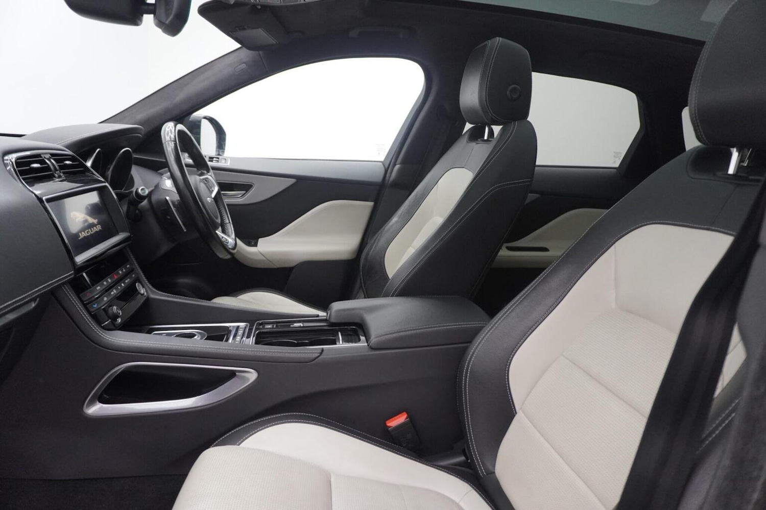 Used Jaguar F-Pace 2018 for sale - 77237084: Photo 63