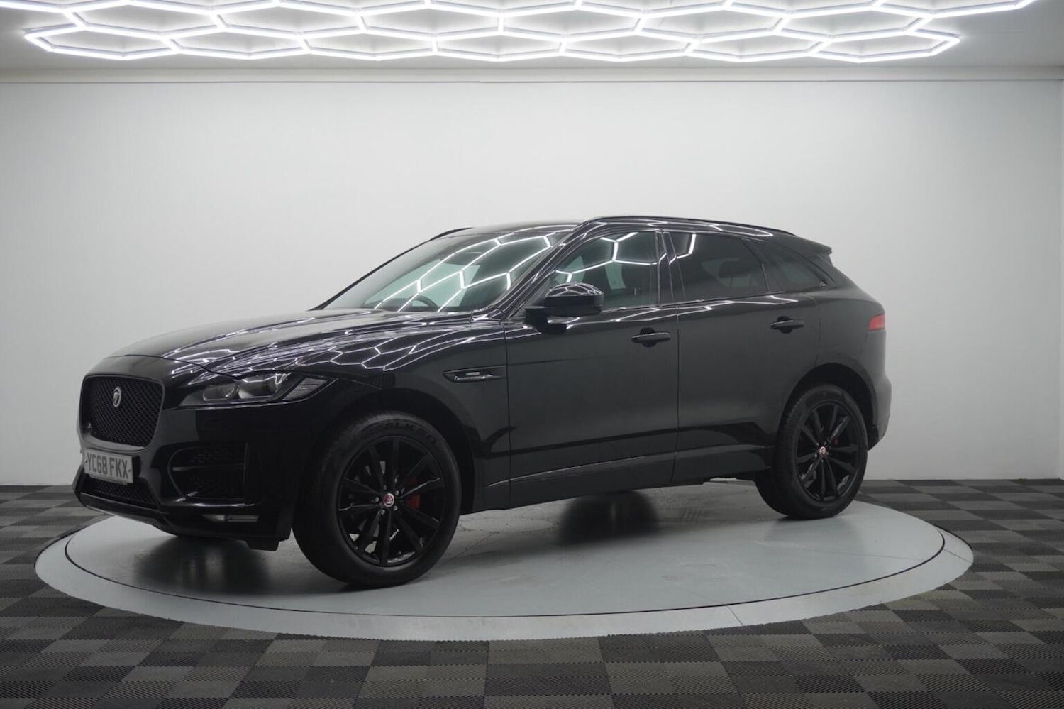 Used Jaguar F-Pace 2018 for sale - 77237084: Photo 65