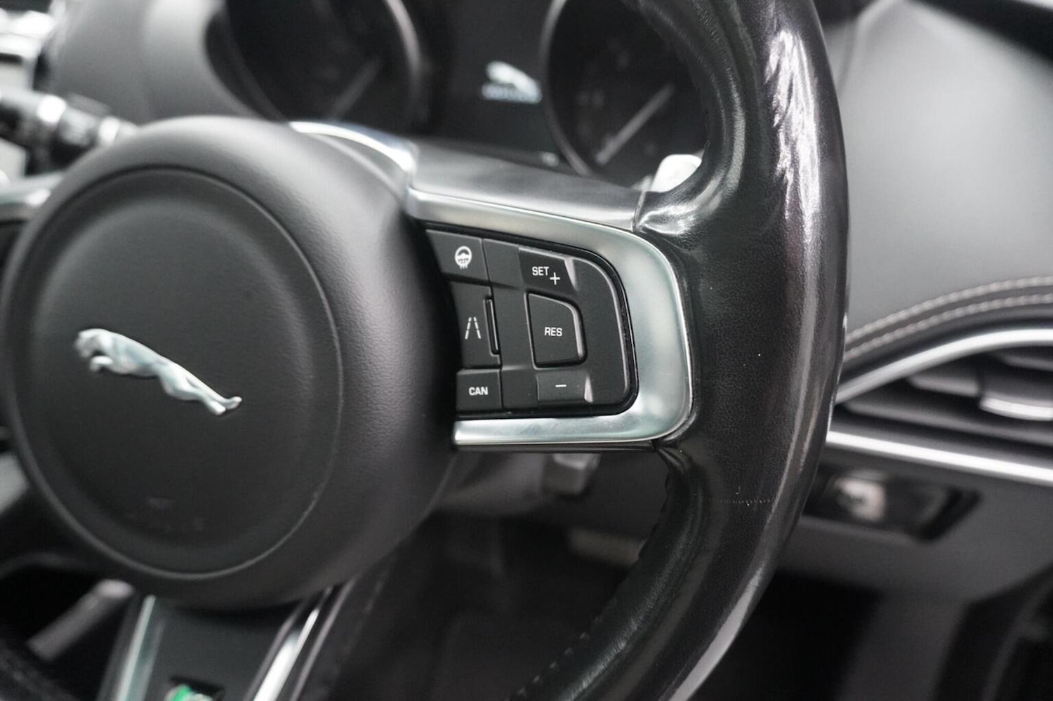 Used Jaguar F-Pace 2018 for sale - 77237084: Photo 68