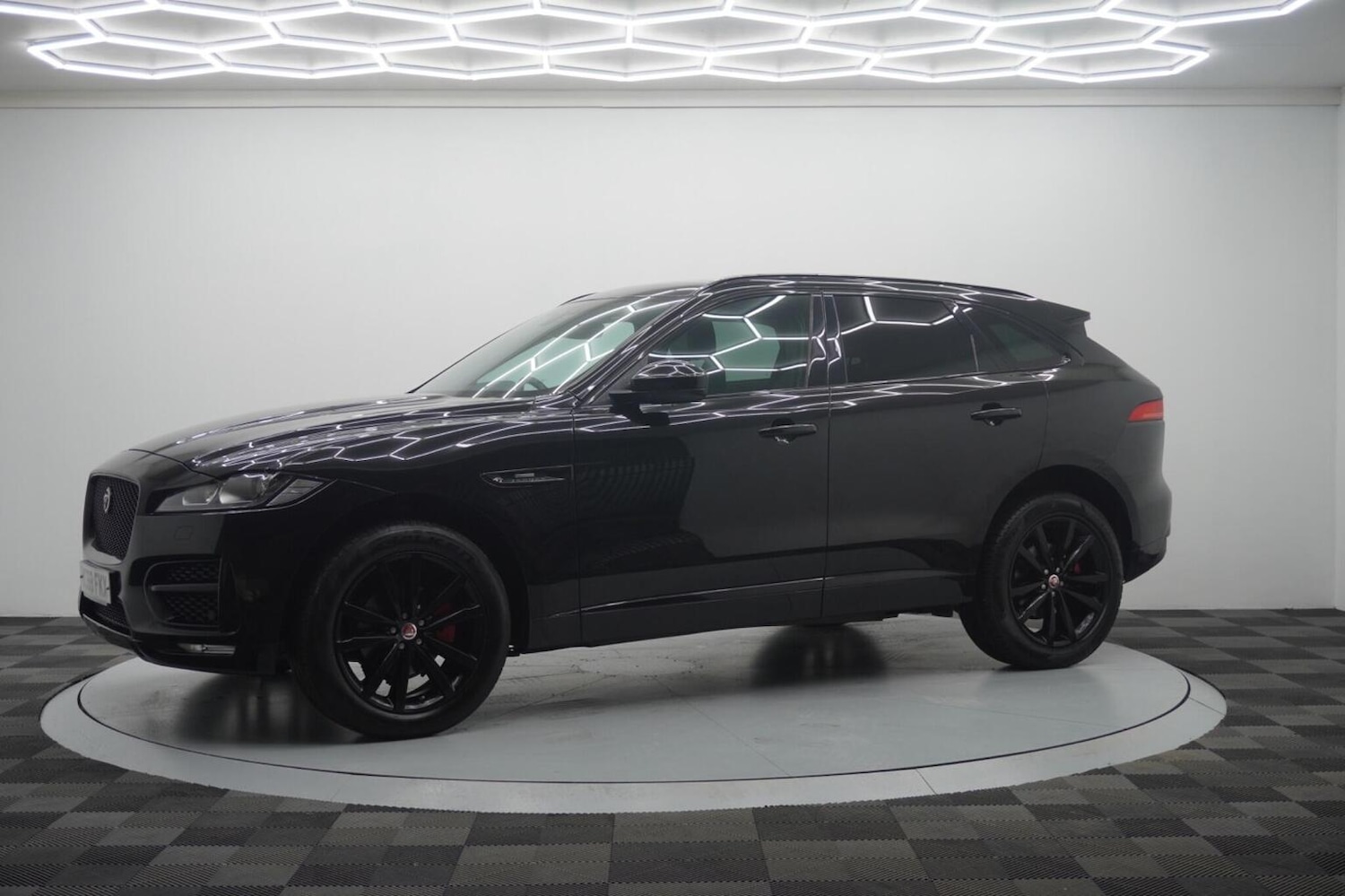 Used Jaguar F-Pace 2018 for sale - 77237084: Photo 8