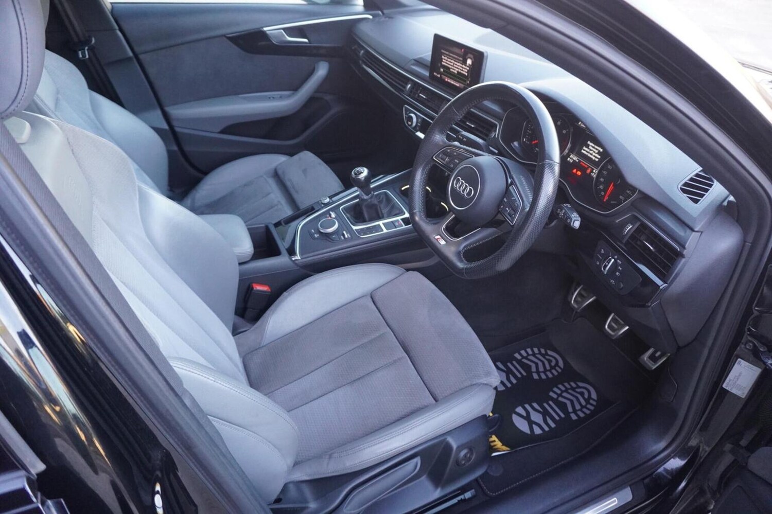 Used Audi A4 Avant 2017 for sale - 76347249: Photo 17