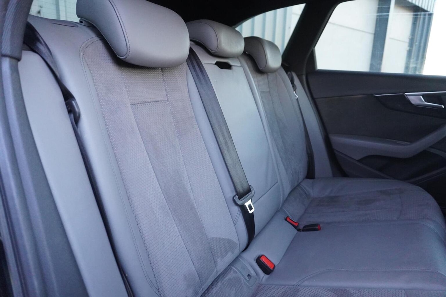 Used Audi A4 Avant 2017 for sale - 76347249: Photo 20