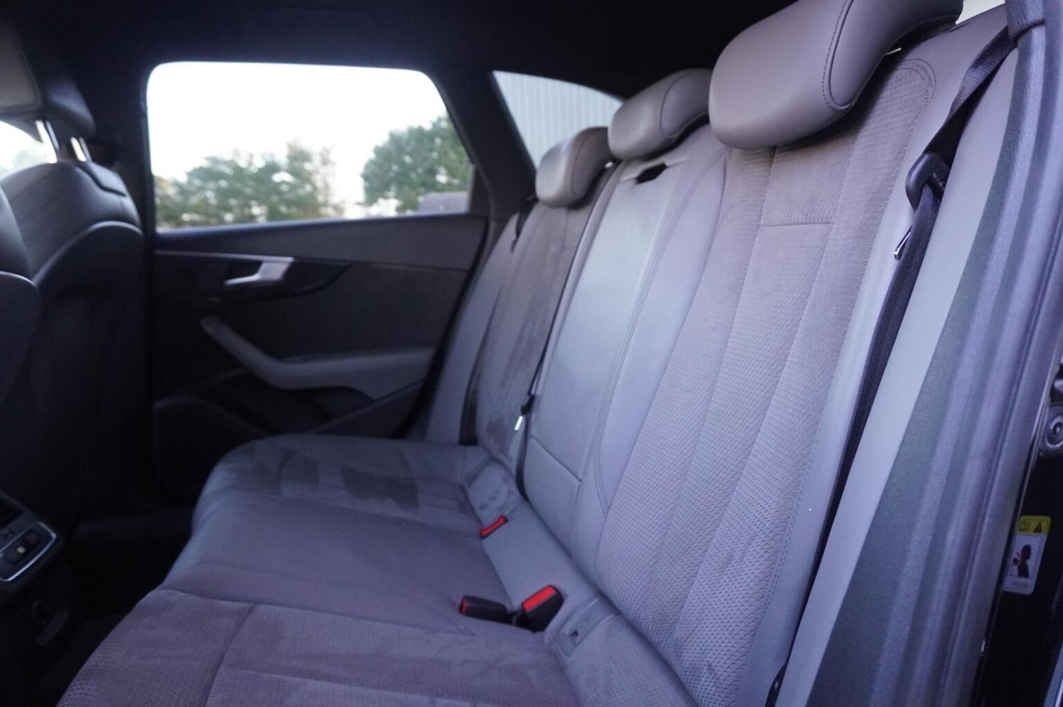 Used Audi A4 Avant 2017 for sale - 76347249: Photo 21