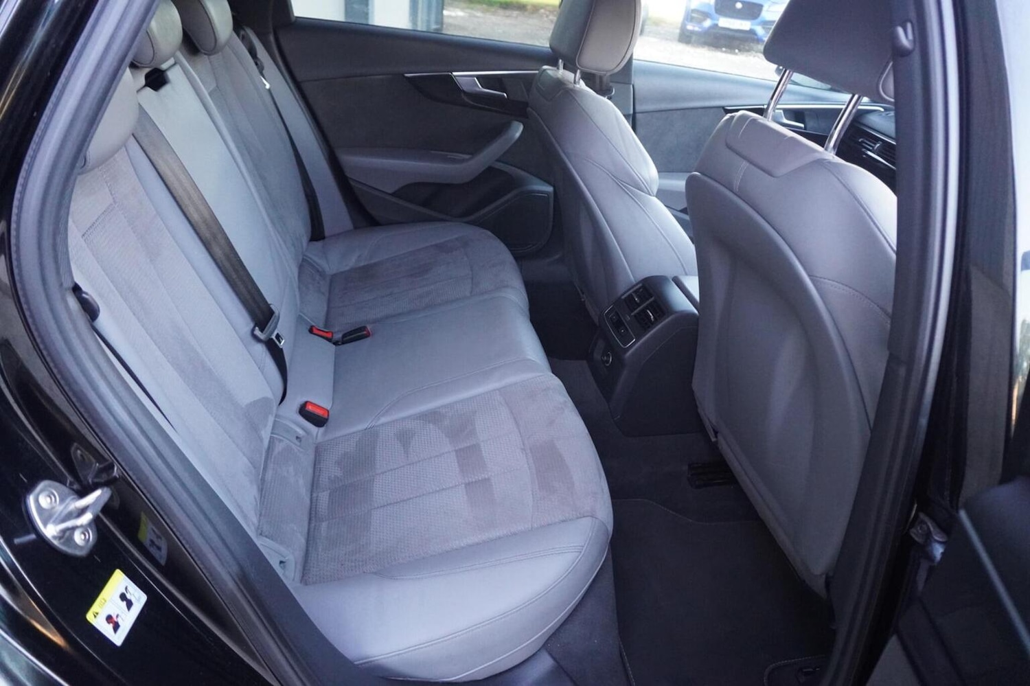 Used Audi A4 Avant 2017 for sale - 76347249: Photo 22