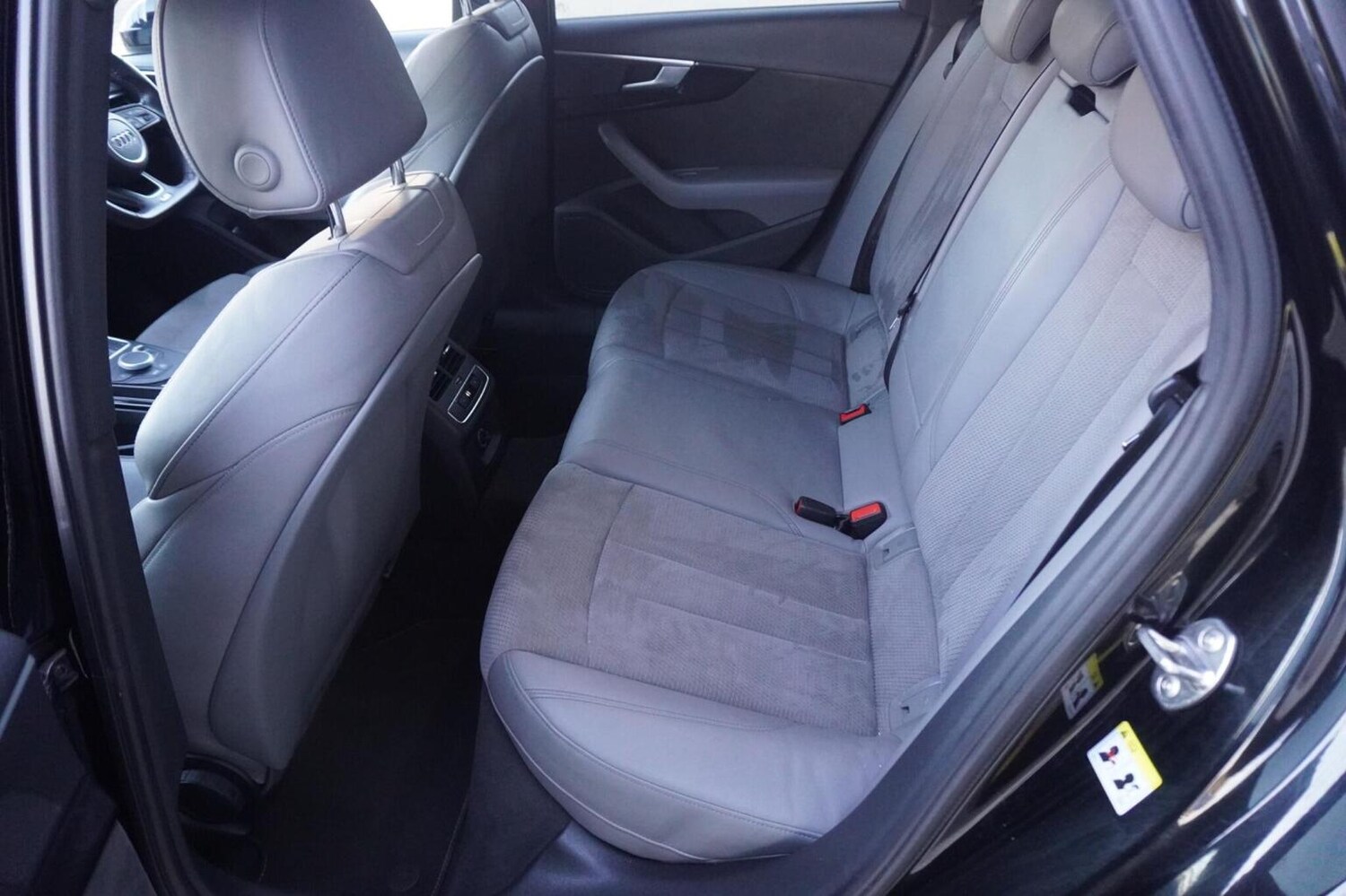 Used Audi A4 Avant 2017 for sale - 76347249: Photo 23