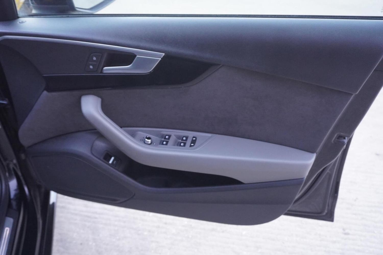 Used Audi A4 Avant 2017 for sale - 76347249: Photo 30