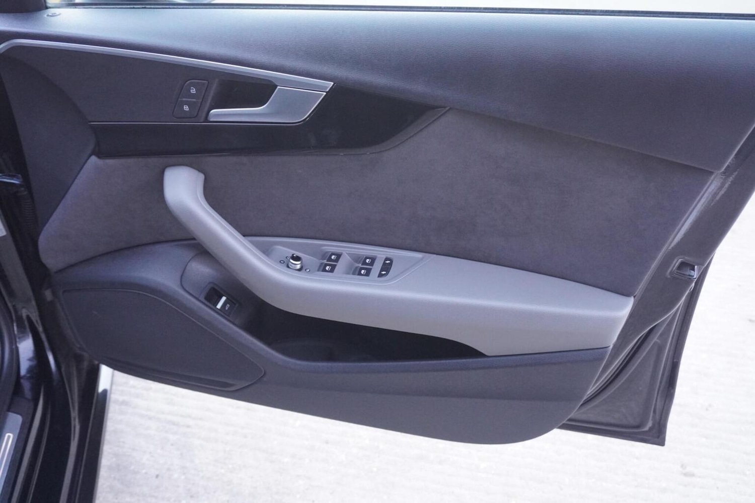 Used Audi A4 Avant 2017 for sale - 76347249: Photo 34