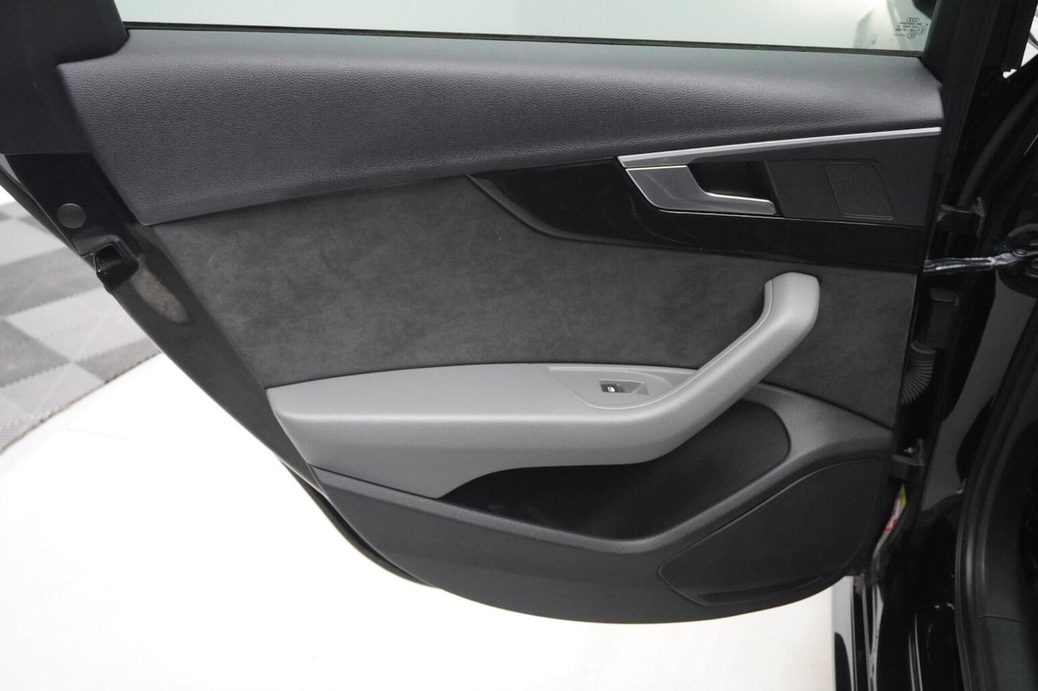 Used Audi A4 Avant 2017 for sale - 76347249: Photo 49