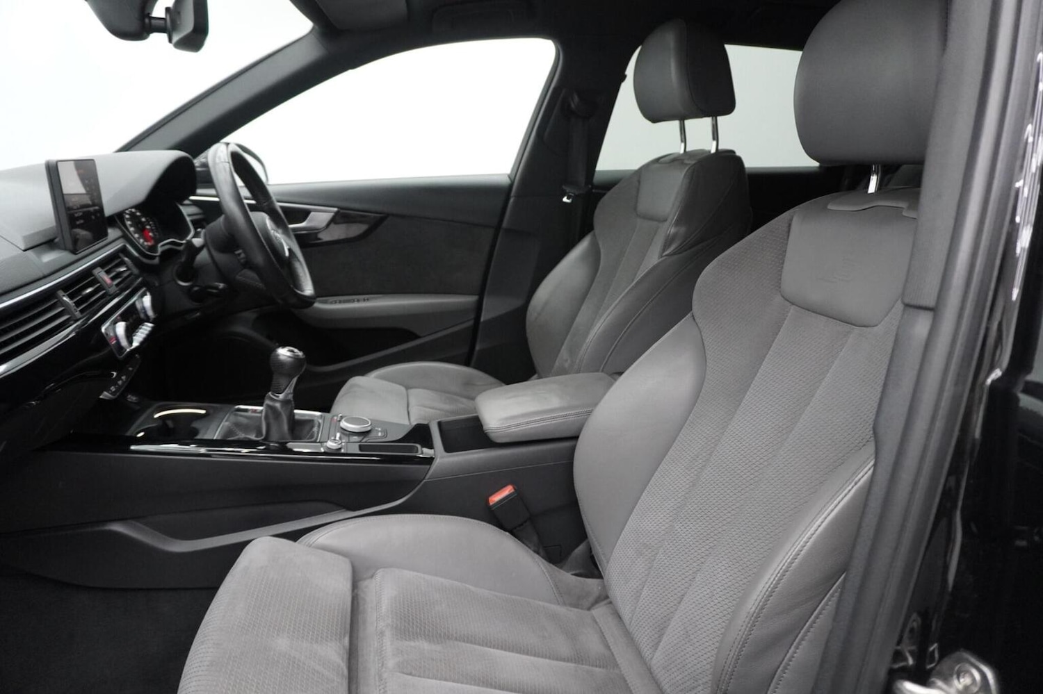 Used Audi A4 Avant 2017 for sale - 76347249: Photo 55