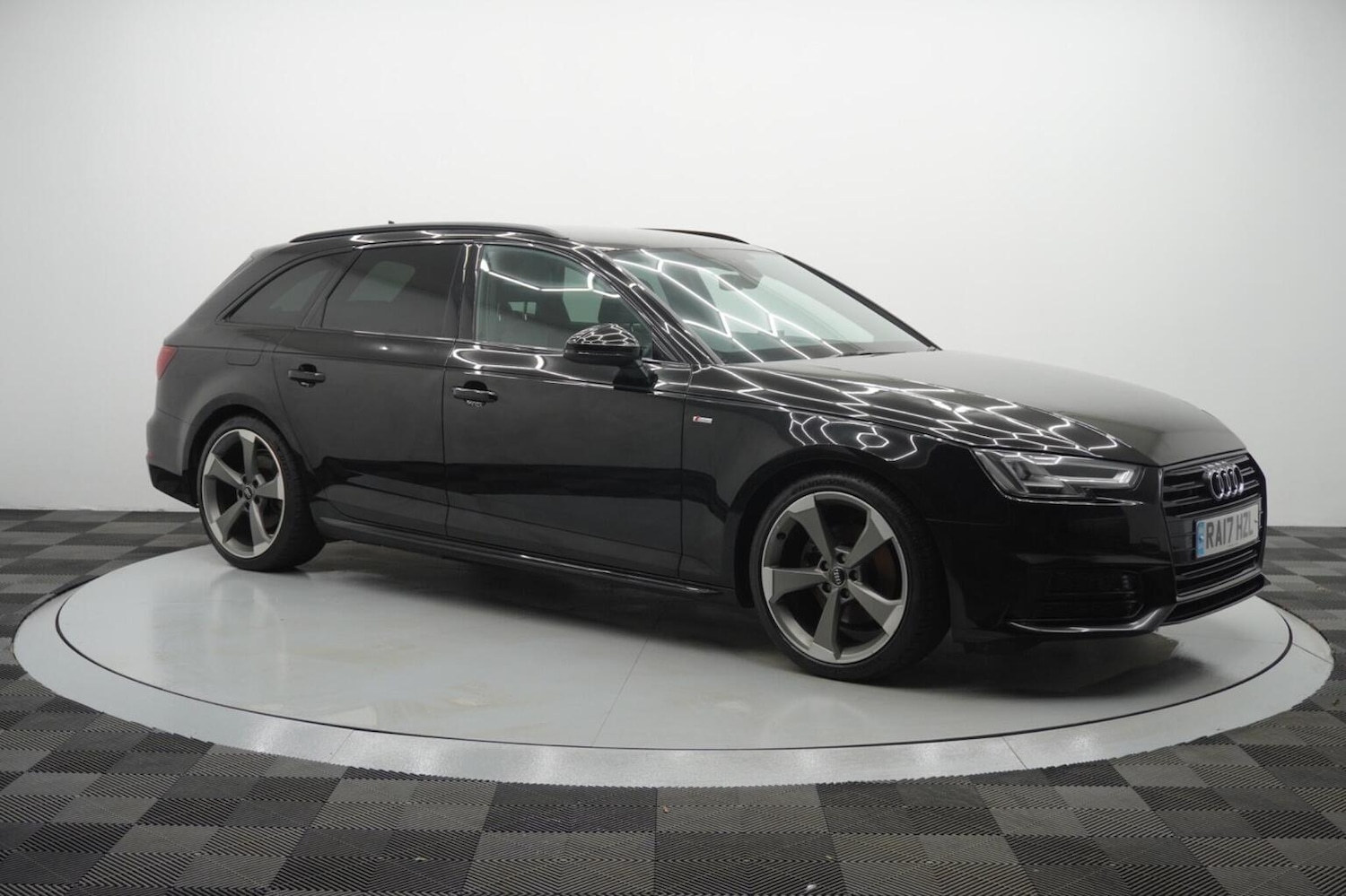 Used Audi A4 Avant 2017 for sale - 76347249: Photo 57
