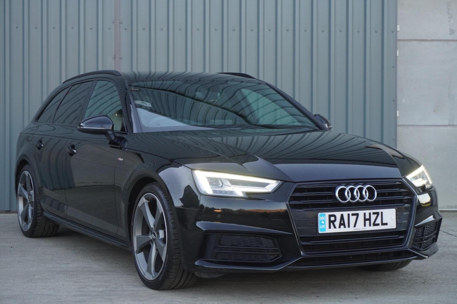 Used Audi A4 Avant 2017 for sale - 76347249: Photo 6