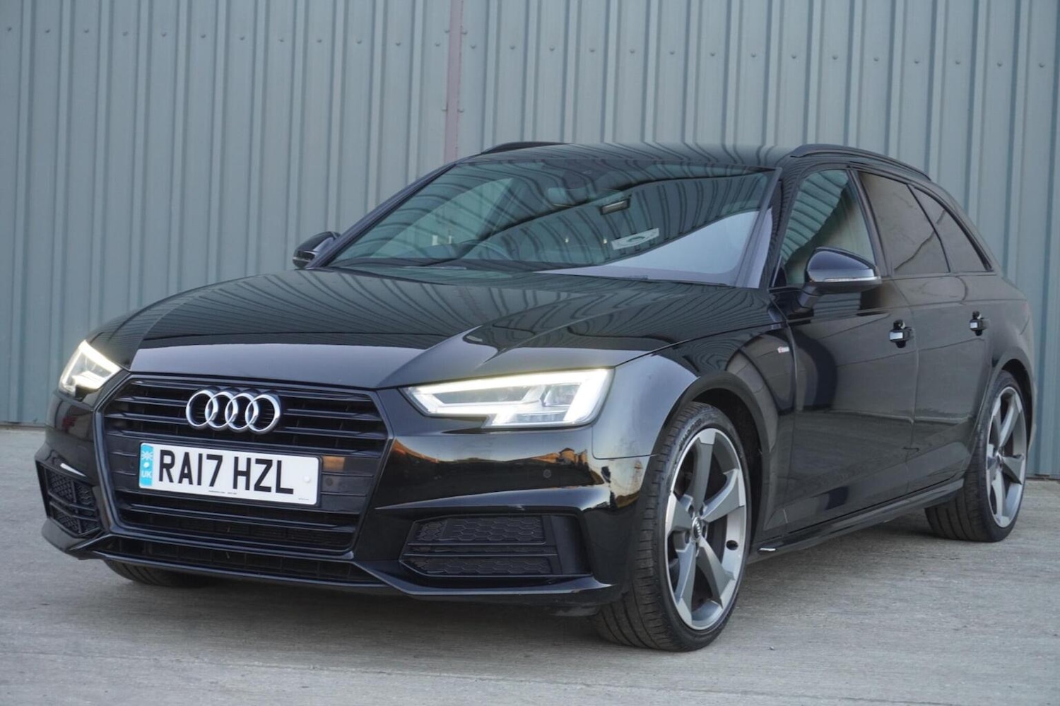 Used Audi A4 Avant 2017 for sale - 76347249: Photo 7