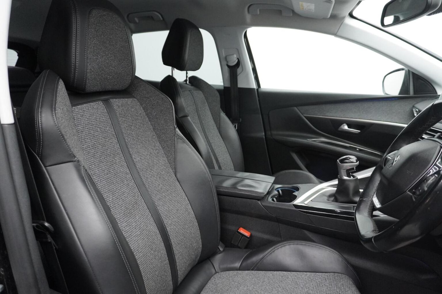 Used Peugeot 3008 2018 for sale - 76712451: Photo 36