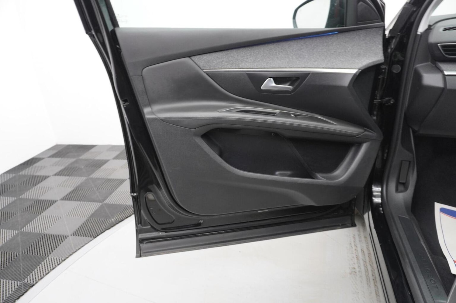 Used Peugeot 3008 2018 for sale - 76712451: Photo 42