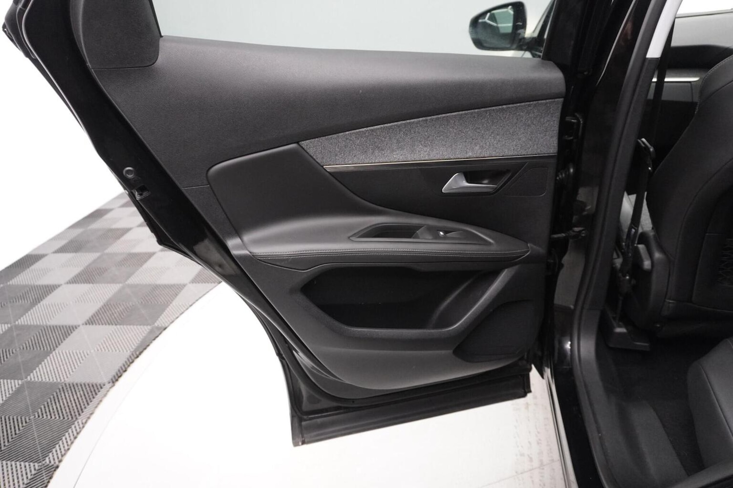 Used Peugeot 3008 2018 for sale - 76712451: Photo 43