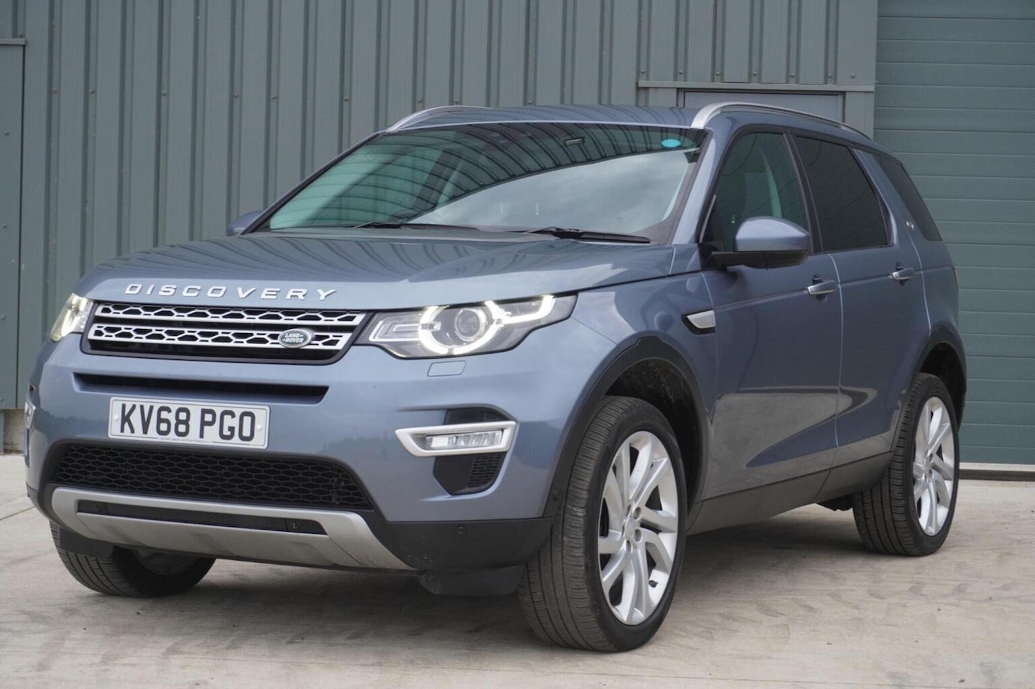 Used Land Rover Discovery Sport 2018 for sale - 76149377: Photo 2