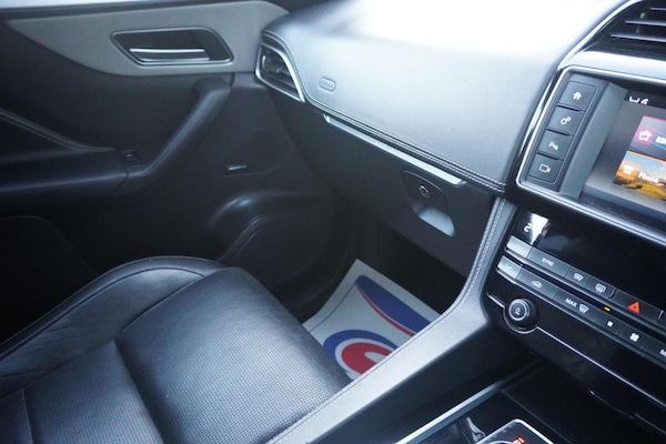 Used Jaguar F-Pace 2017 for sale - 75644146: Photo 16