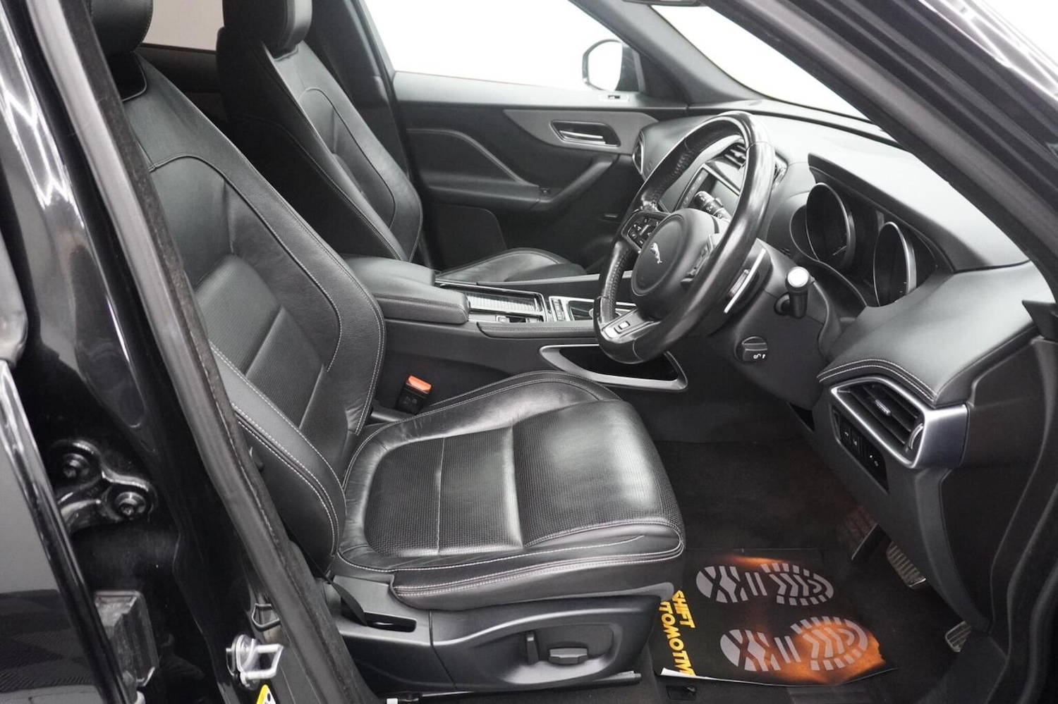 Used Jaguar F-Pace 2017 for sale - 75644146: Photo 40