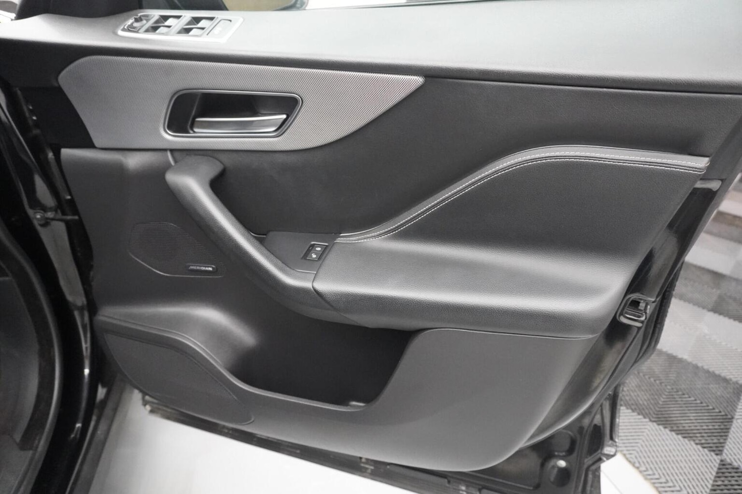 Used Jaguar F-Pace 2017 for sale - 75644146: Photo 51