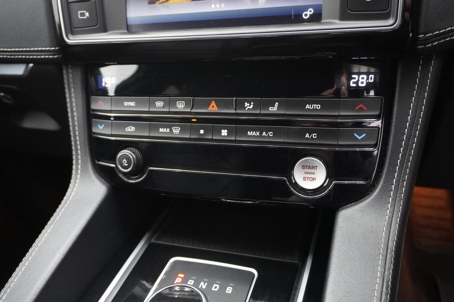 Used Jaguar F-Pace 2017 for sale - 75644146: Photo 58