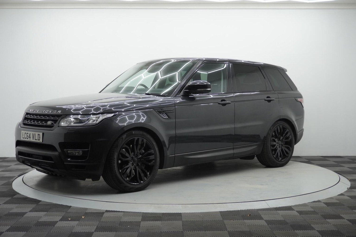 Used Land Rover Range Rover Sport 2015 for sale - 77129670: Photo 1