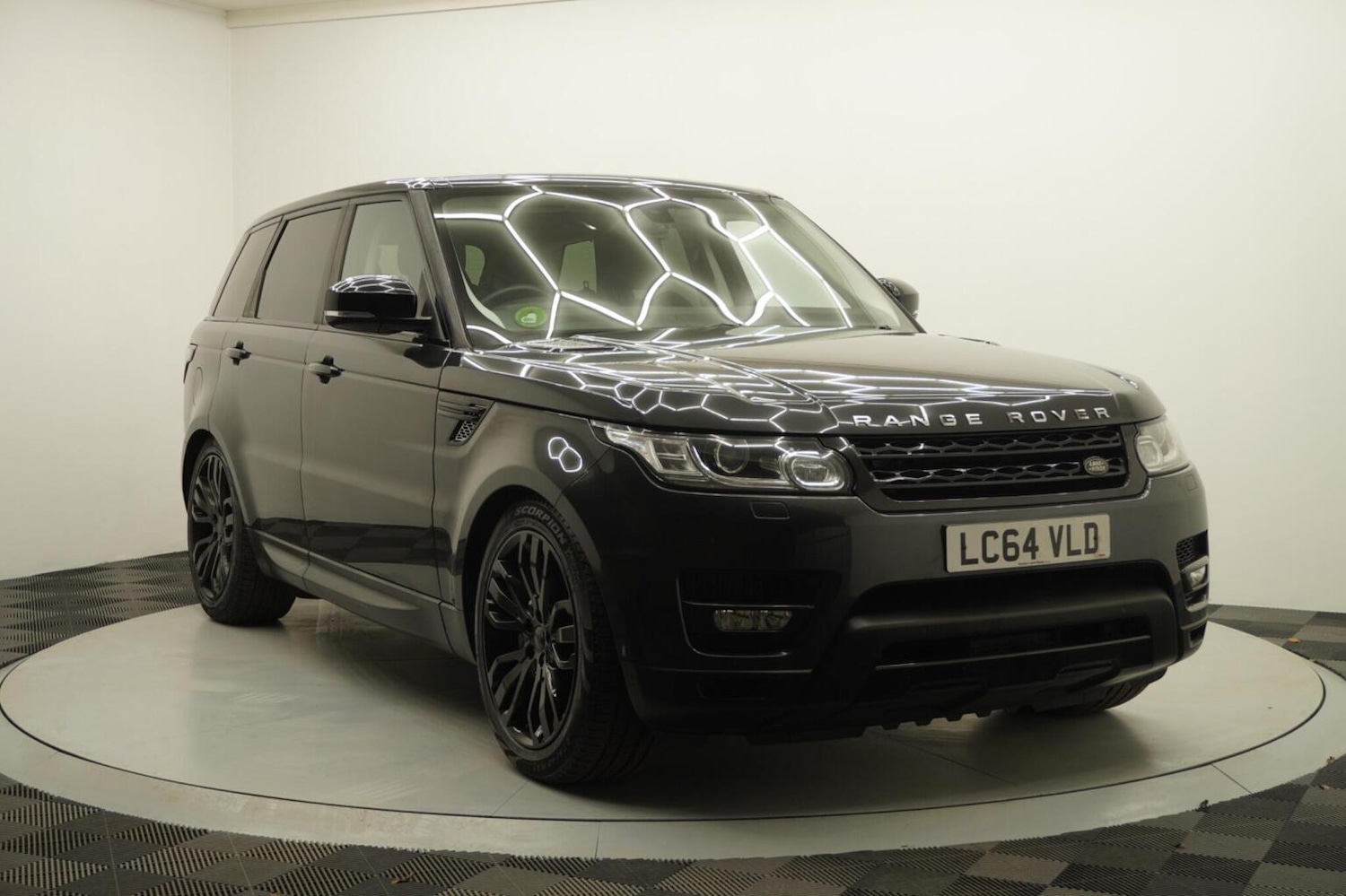 Used Land Rover Range Rover Sport 2015 for sale - 77129670: Photo 2
