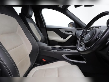 Used Jaguar F-Pace 2019 for sale - 79290224: Photo