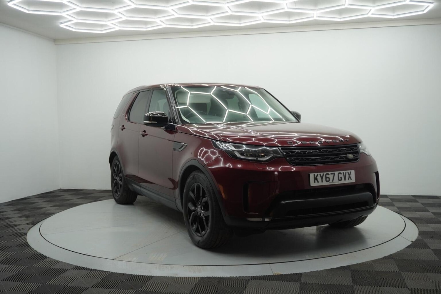 Used Land Rover Discovery 2017 for sale - 77107701: Photo 1