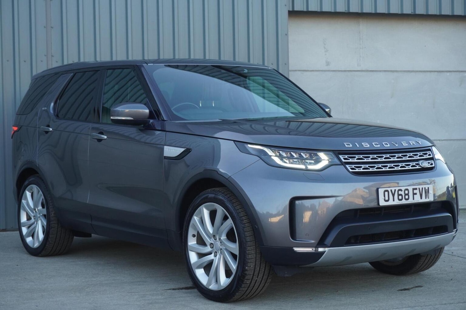 Used Land Rover Discovery 2018 for sale - 76596570: Photo 1