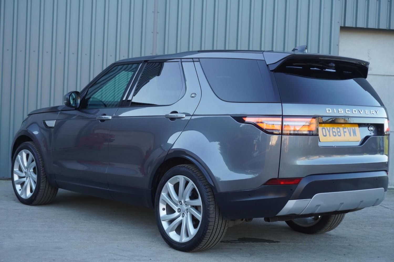 Used Land Rover Discovery 2018 for sale - 76596570: Photo 11
