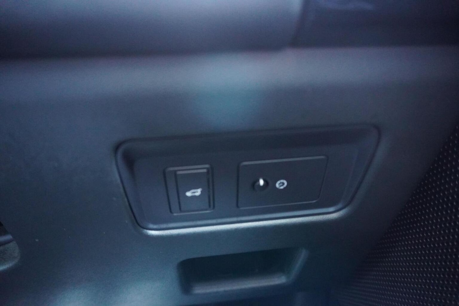 Used Land Rover Discovery 2018 for sale - 76596570: Photo 32