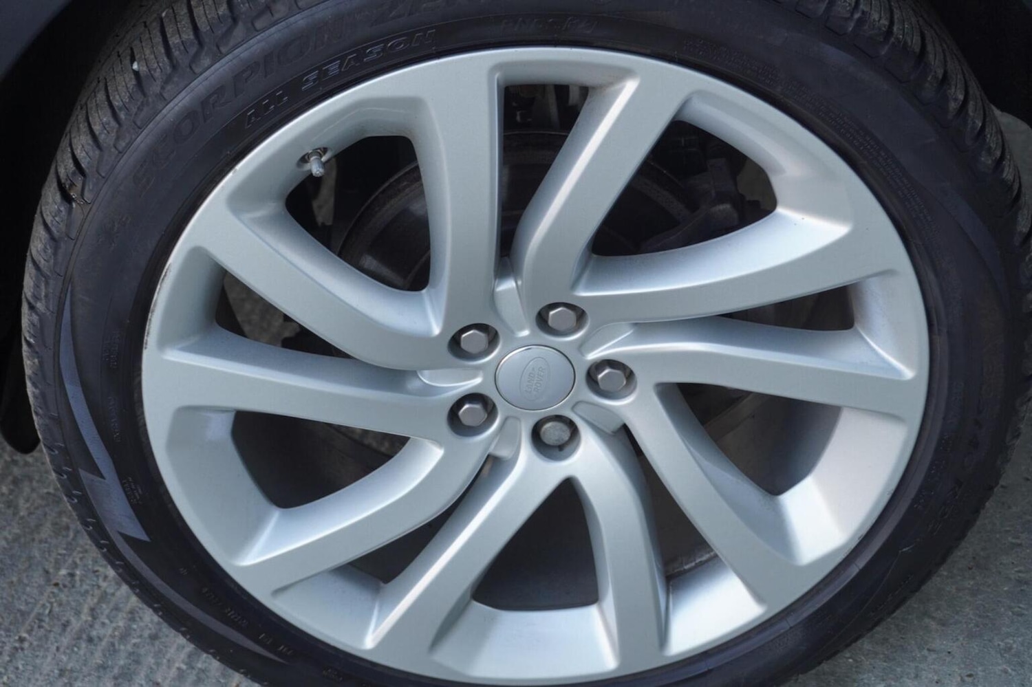 Used Land Rover Discovery 2018 for sale - 76596570: Photo 40