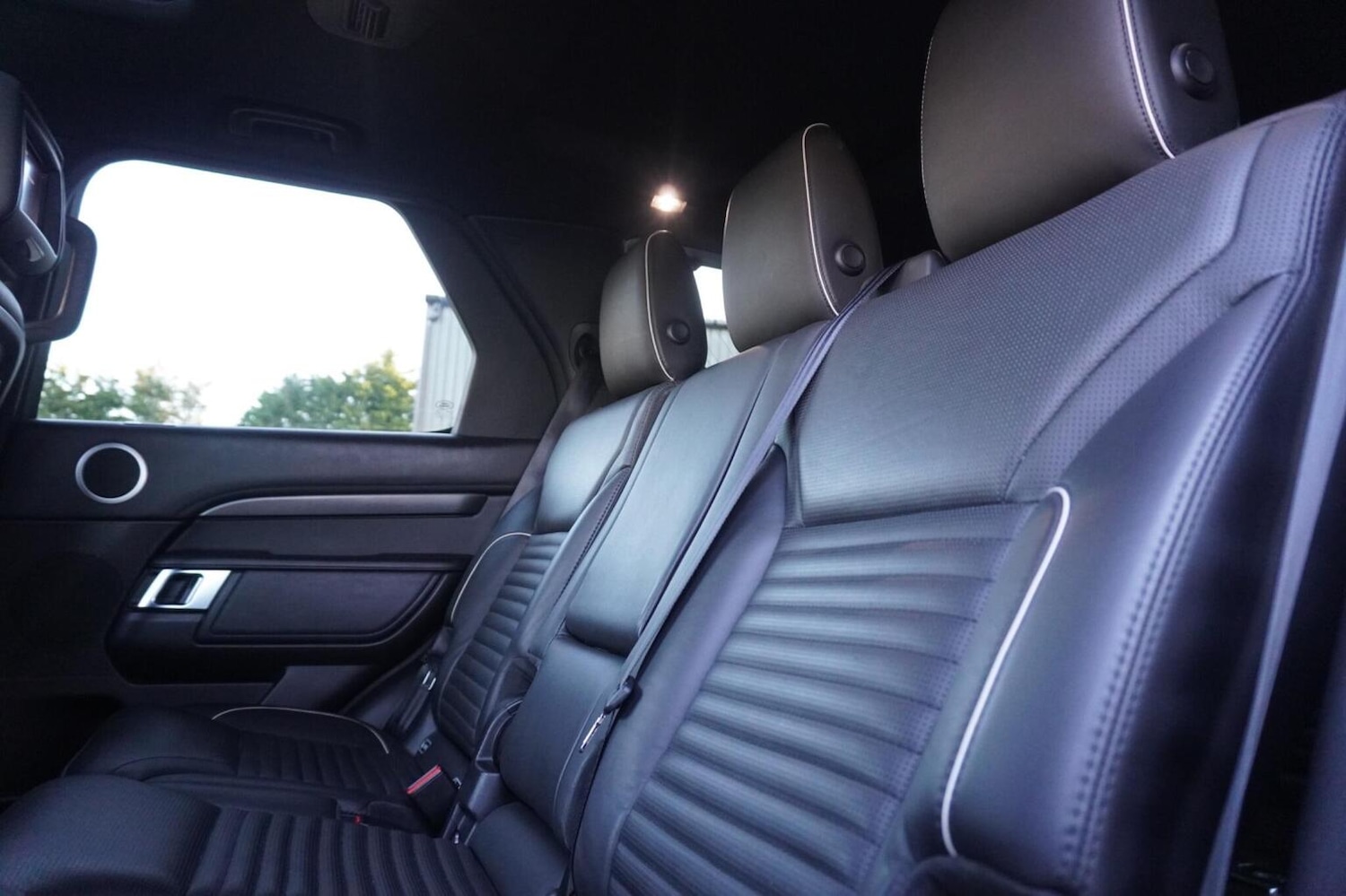 Used Land Rover Discovery 2018 for sale - 76596570: Photo 51