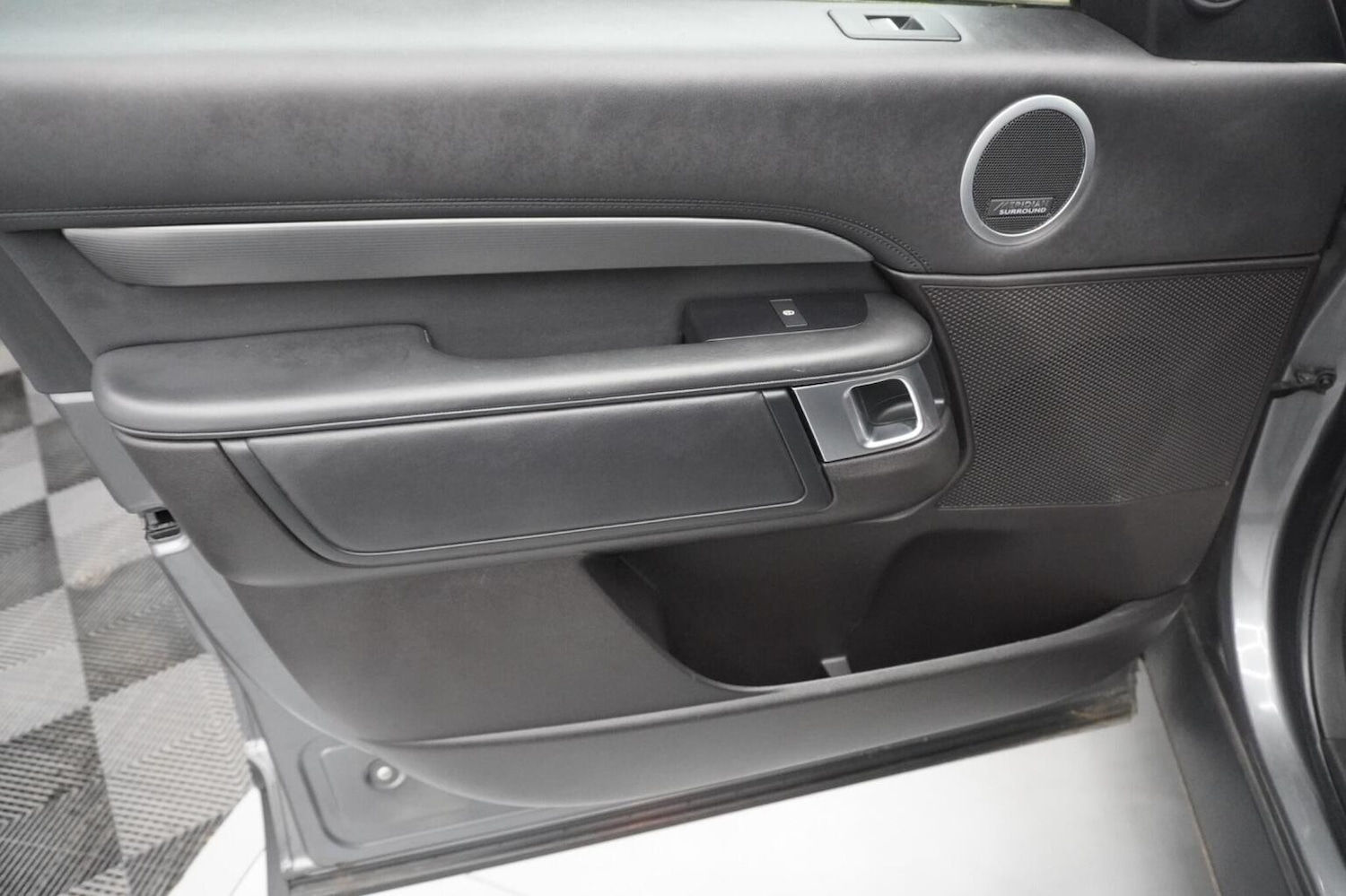 Used Land Rover Discovery 2018 for sale - 76596570: Photo 72