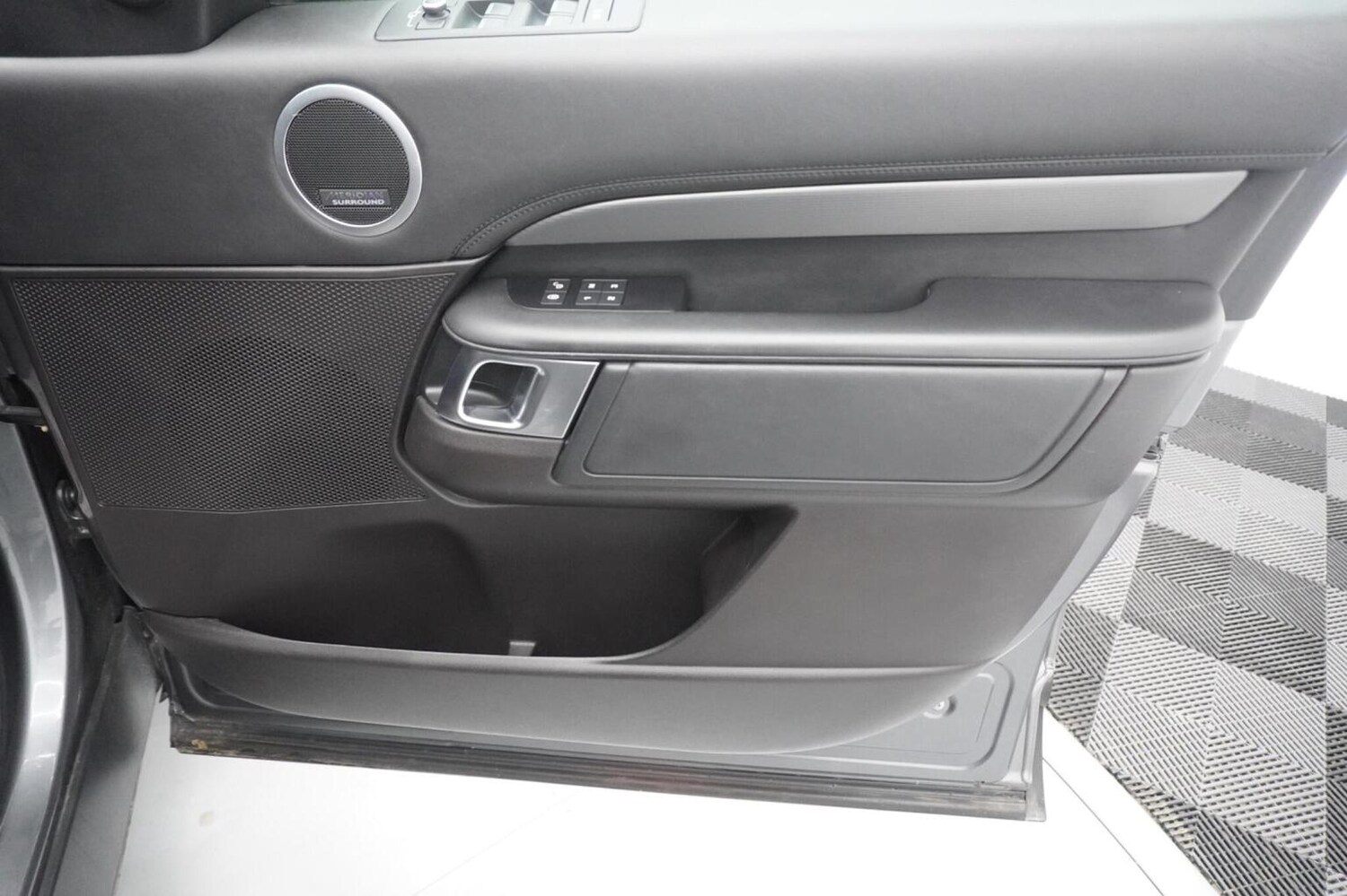 Used Land Rover Discovery 2018 for sale - 76596570: Photo 73