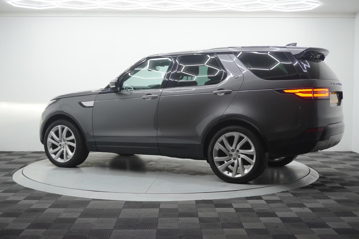 Used Land Rover Discovery 2018 for sale - 76596570: Photo 87