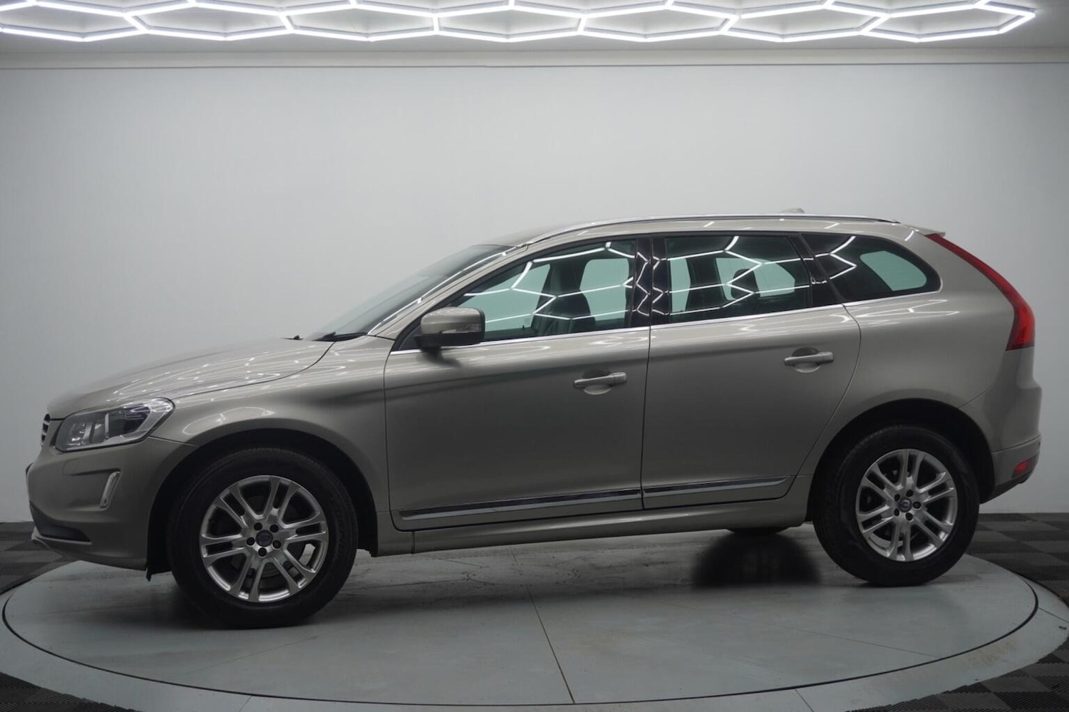 Used Volvo XC60 2015 for sale - 77622448: Photo 12