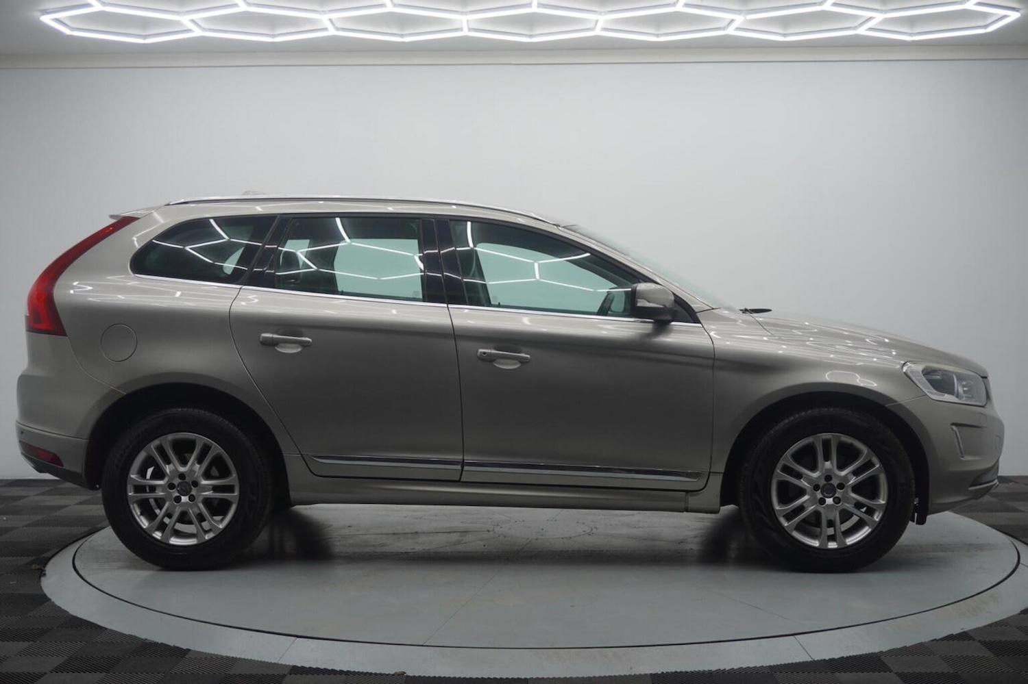 Used Volvo XC60 2015 for sale - 77622448: Photo 16