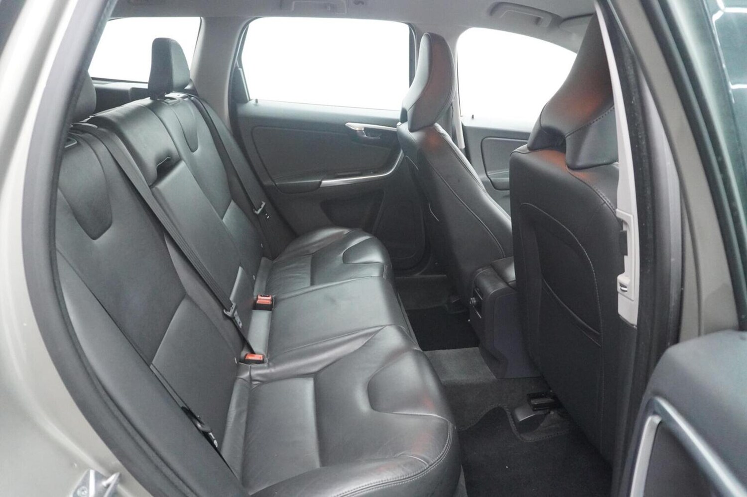 Used Volvo XC60 2015 for sale - 77622448: Photo 28