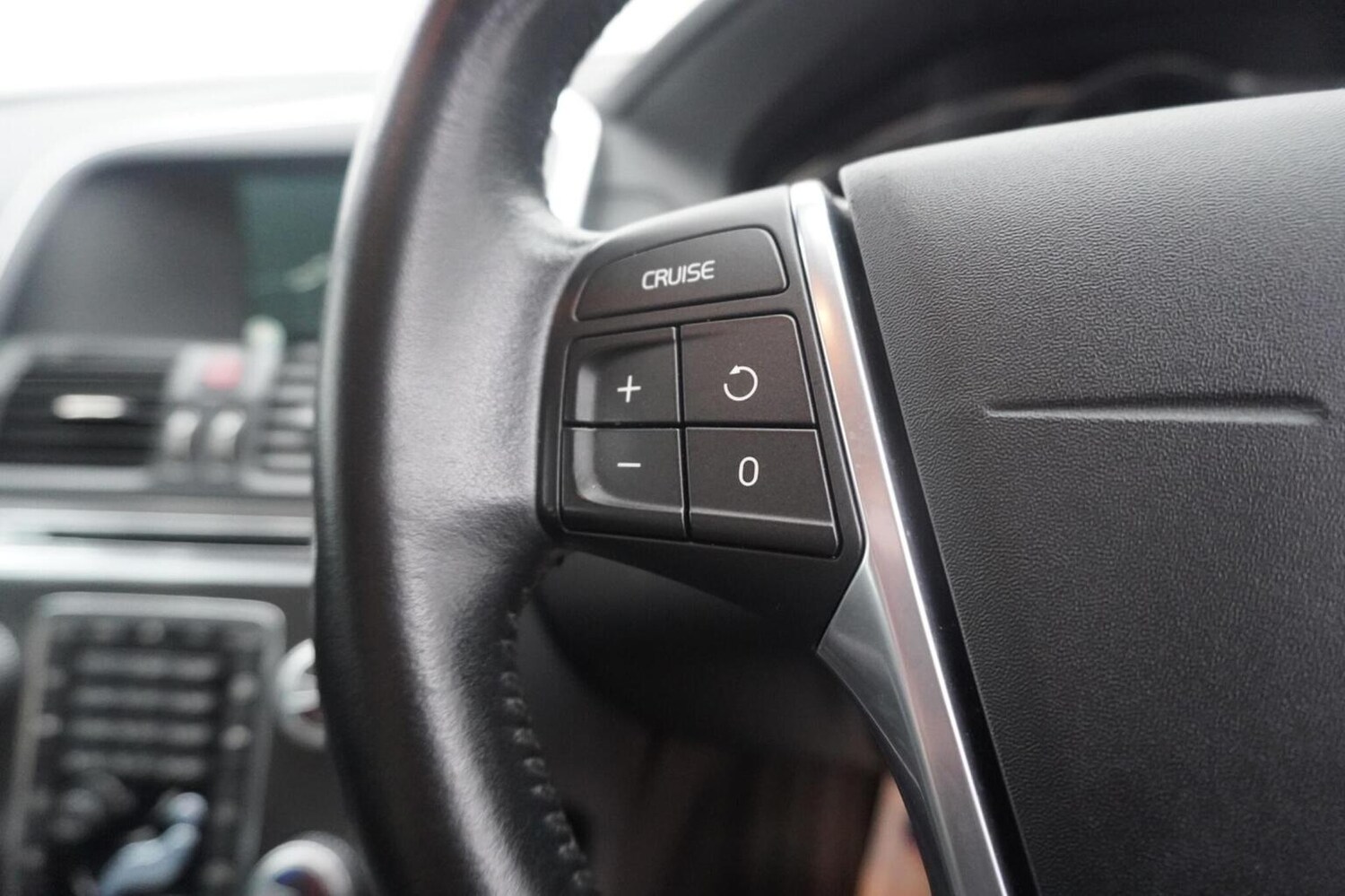 Used Volvo XC60 2015 for sale - 77622448: Photo 29