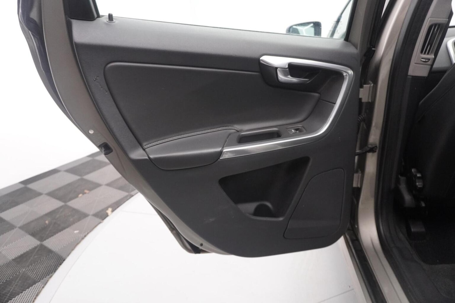 Used Volvo XC60 2015 for sale - 77622448: Photo 35