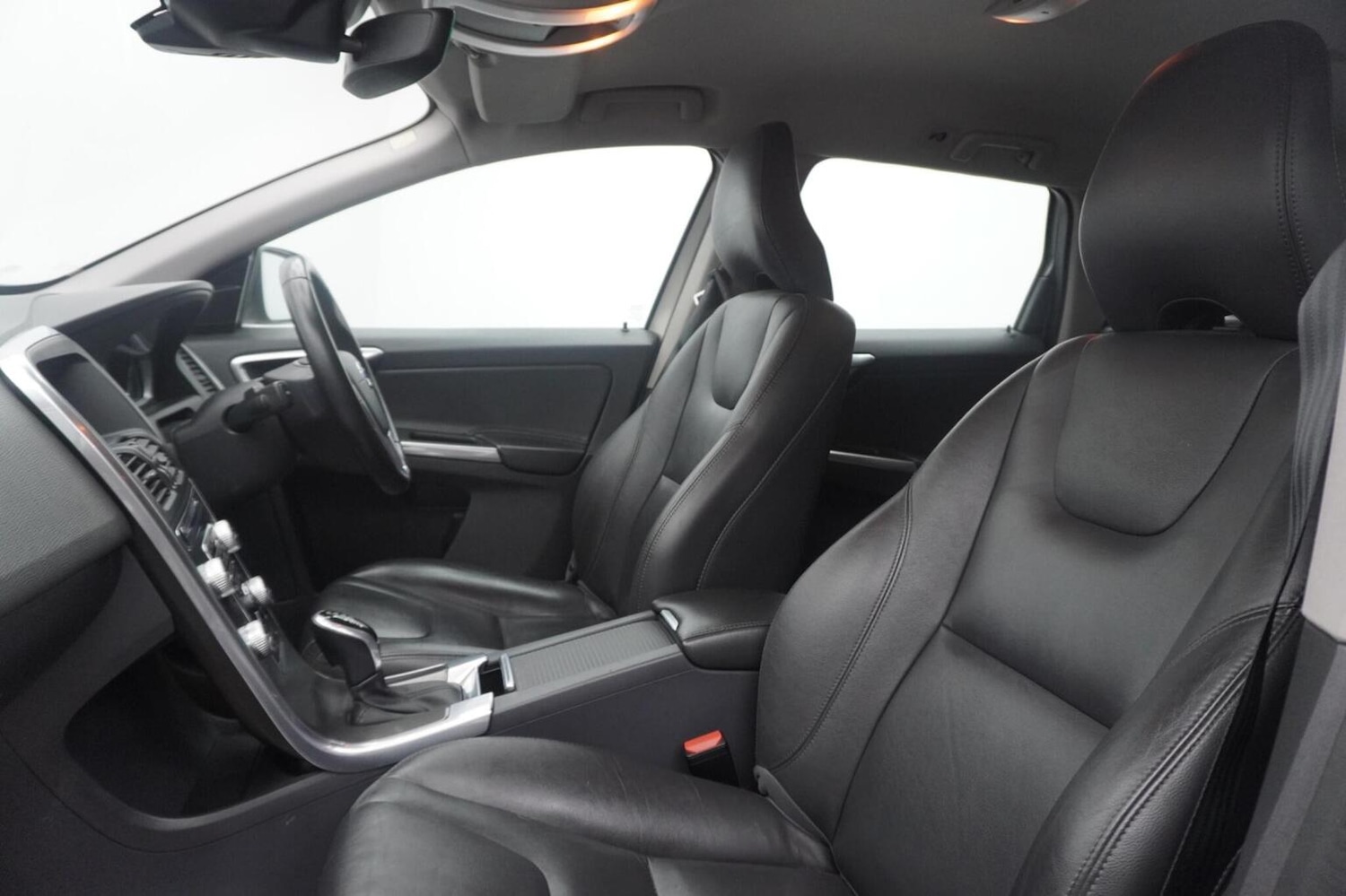 Used Volvo XC60 2015 for sale - 77622448: Photo 42