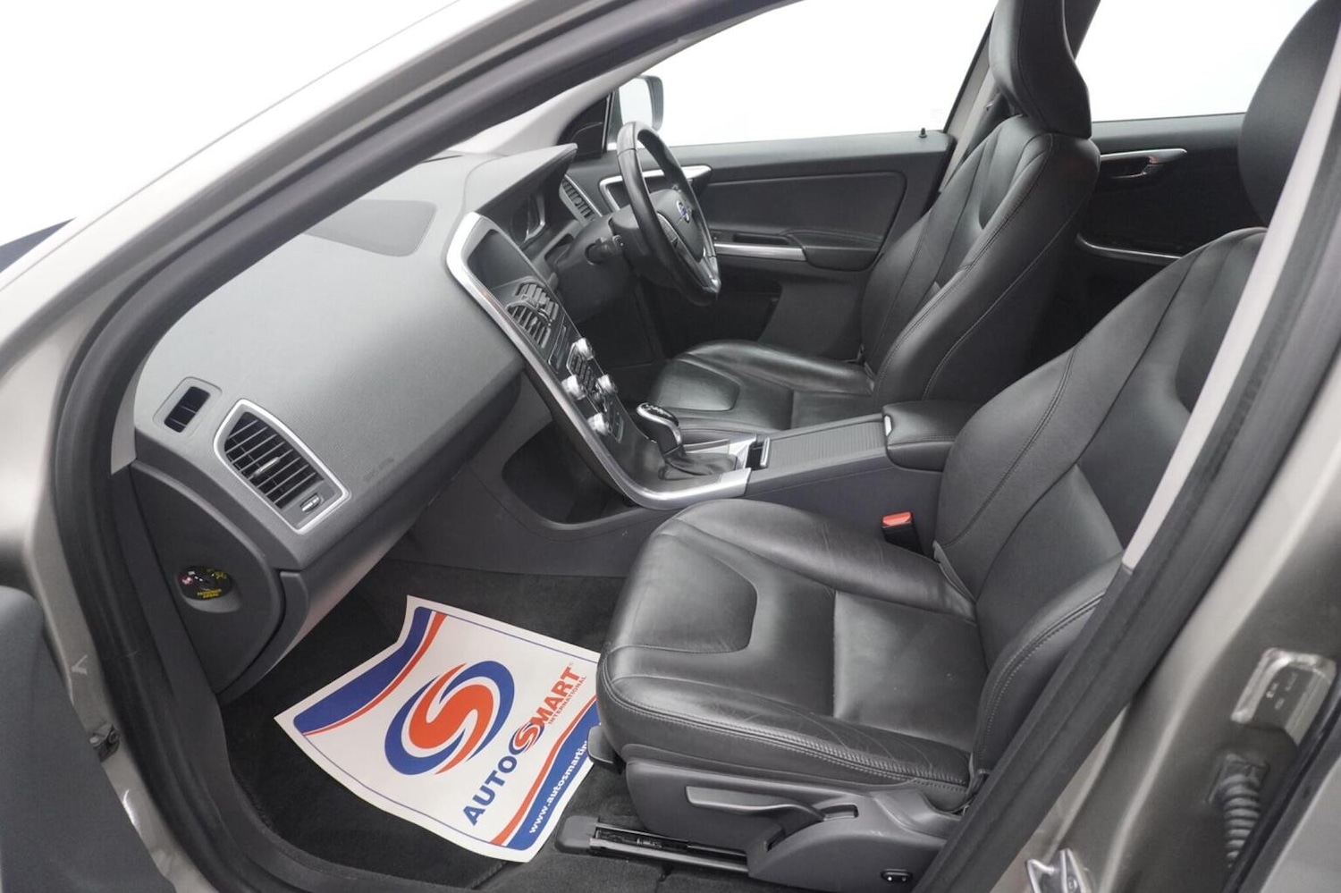 Used Volvo XC60 2015 for sale - 77622448: Photo 43