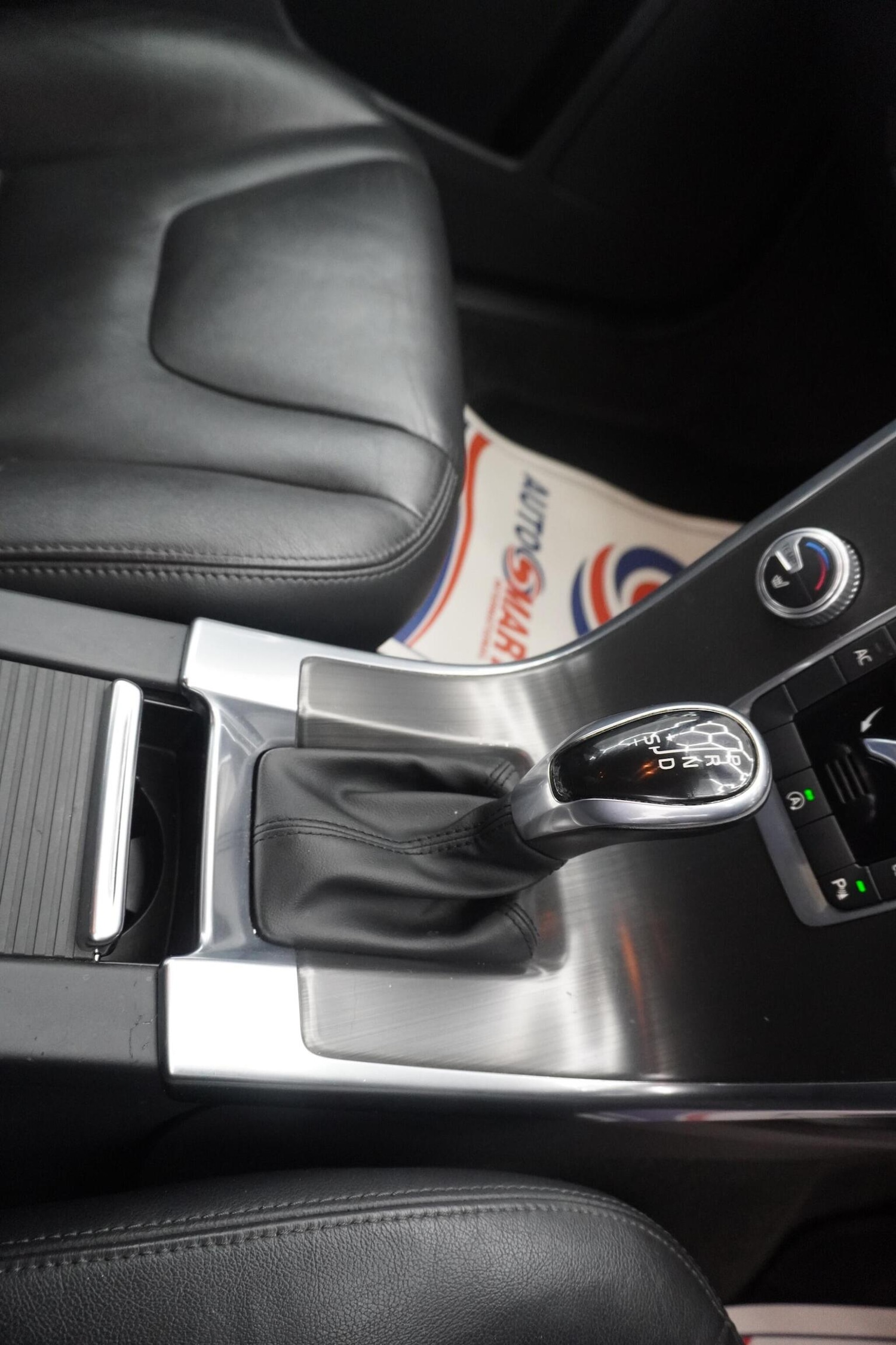 Used Volvo XC60 2015 for sale - 77622448: Photo 45