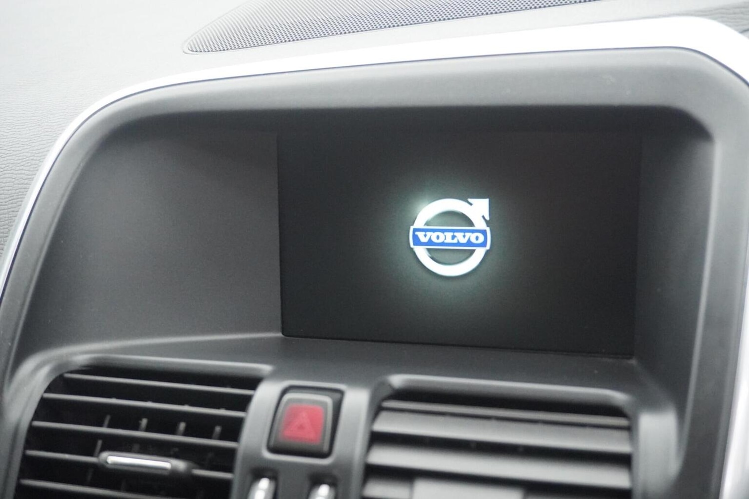 Used Volvo XC60 2015 for sale - 77622448: Photo 47