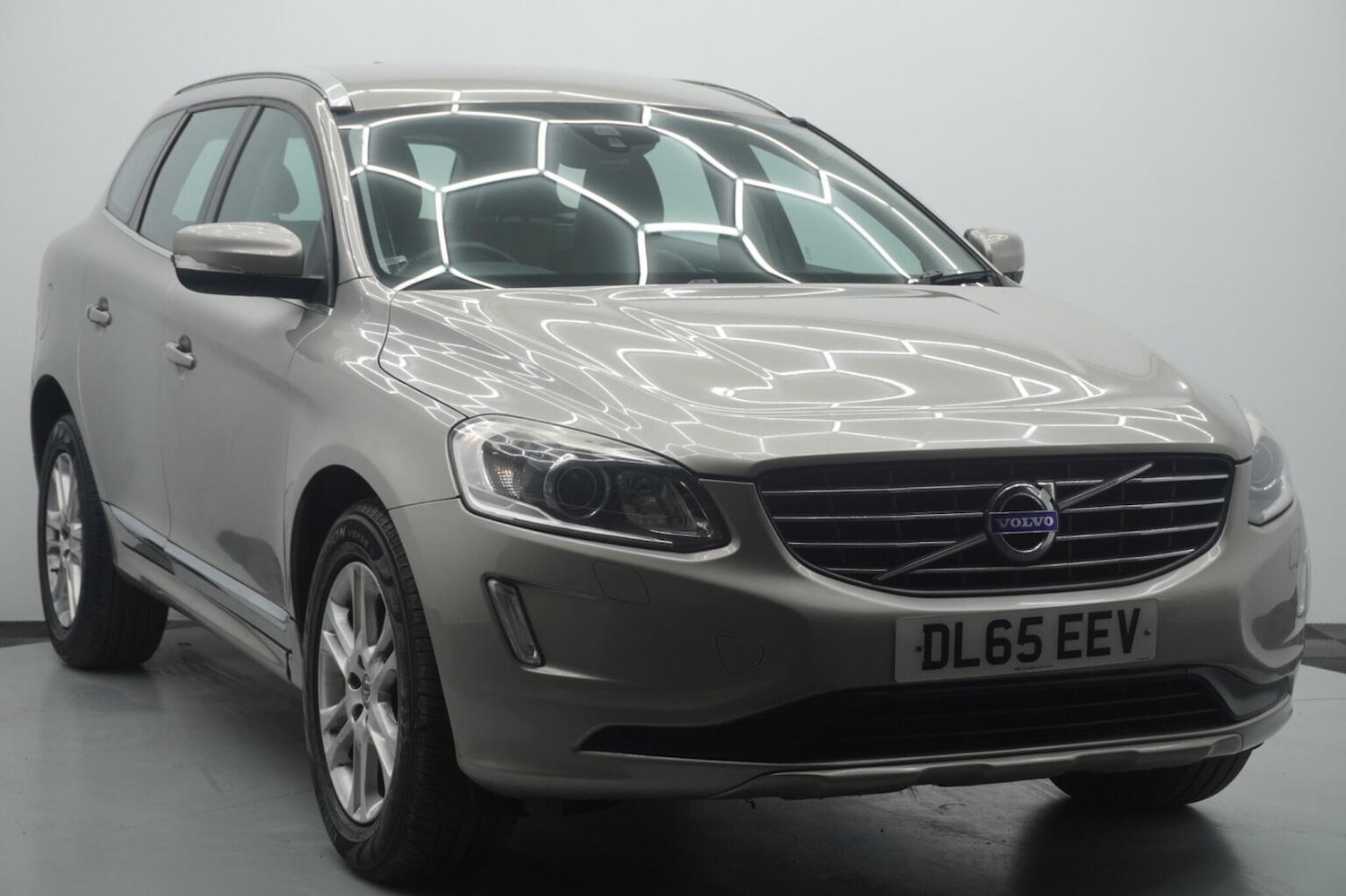 Used Volvo XC60 2015 for sale - 77622448: Photo 5