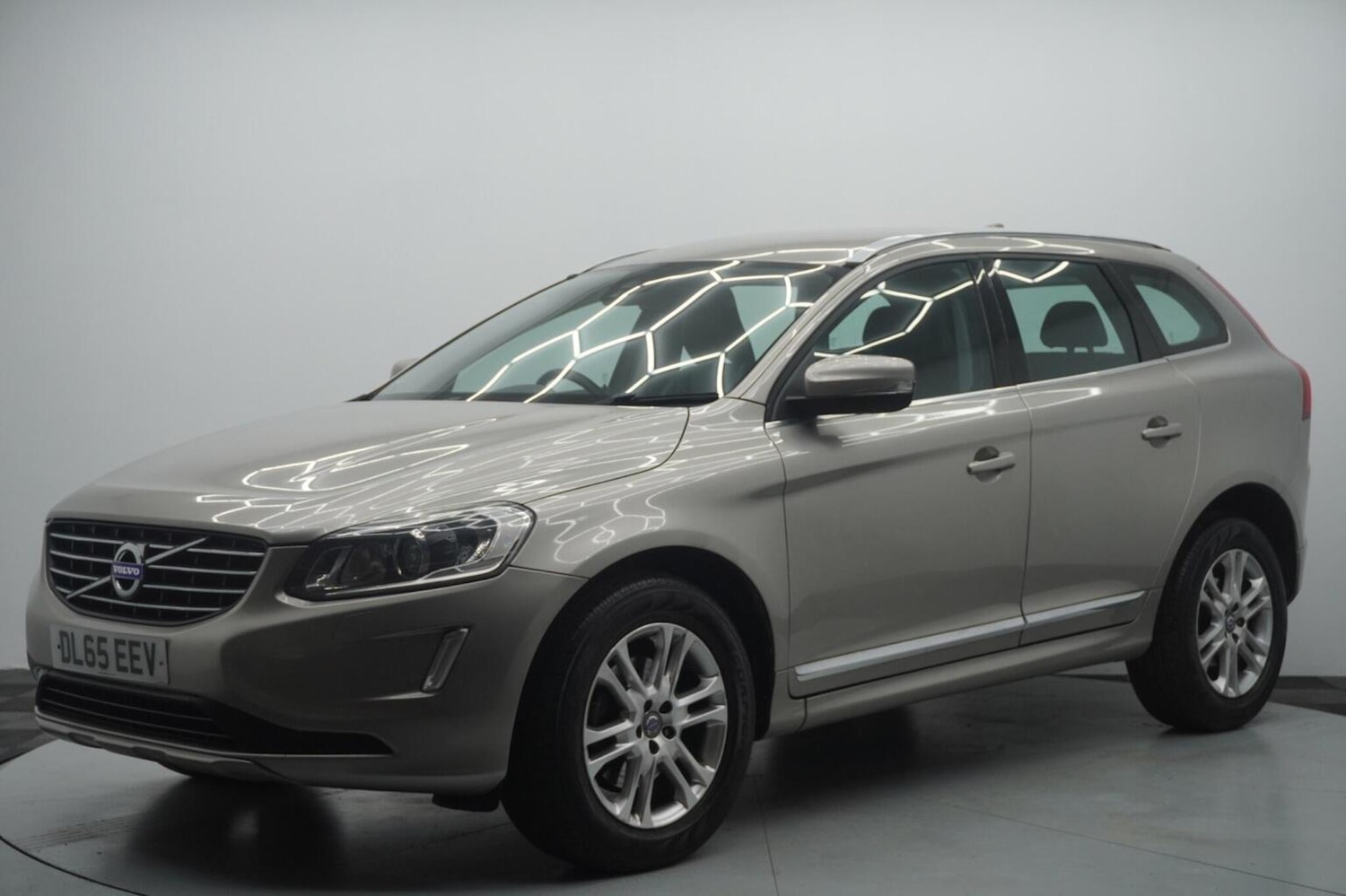 Used Volvo XC60 2015 for sale - 77622448: Photo 6