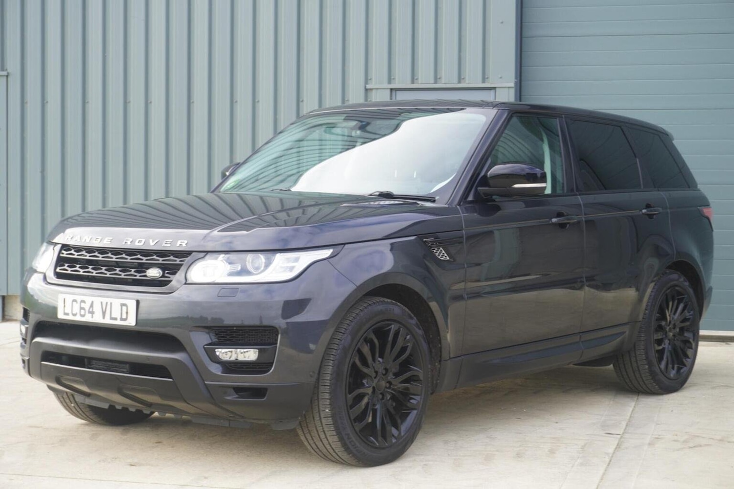 Used Land Rover Range Rover Sport 2015 for sale - 76211855: Photo 2
