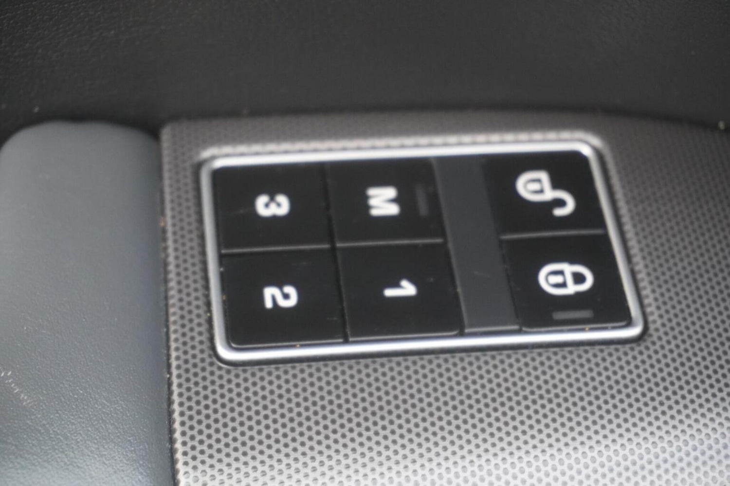 Used Land Rover Range Rover Sport 2015 for sale - 76211855: Photo 25